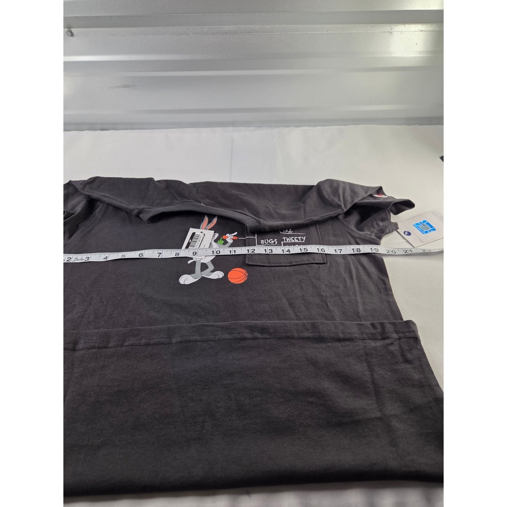Champion Looney Tunes Bugs Bunny March Madness NCAA Pocket T-Shirt Black Men's M - Picture 2 of 5
